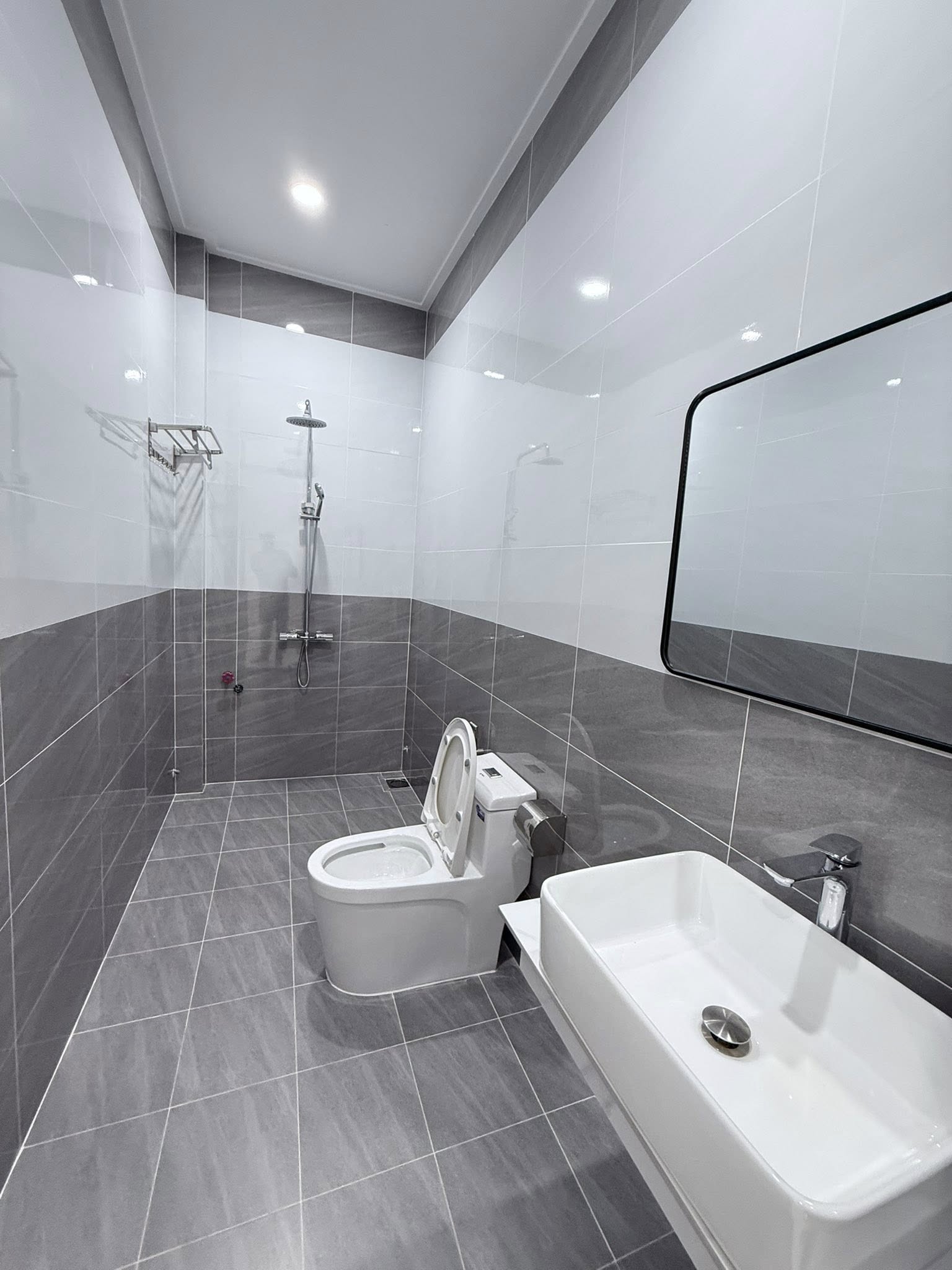 NHÀ PHỐ MỚI XÂY -TÂN VẠN -MỸ PHƯỚC – PHƯỜNG ĐỊNH HOÀ-TP THỦ DẦU MỘT